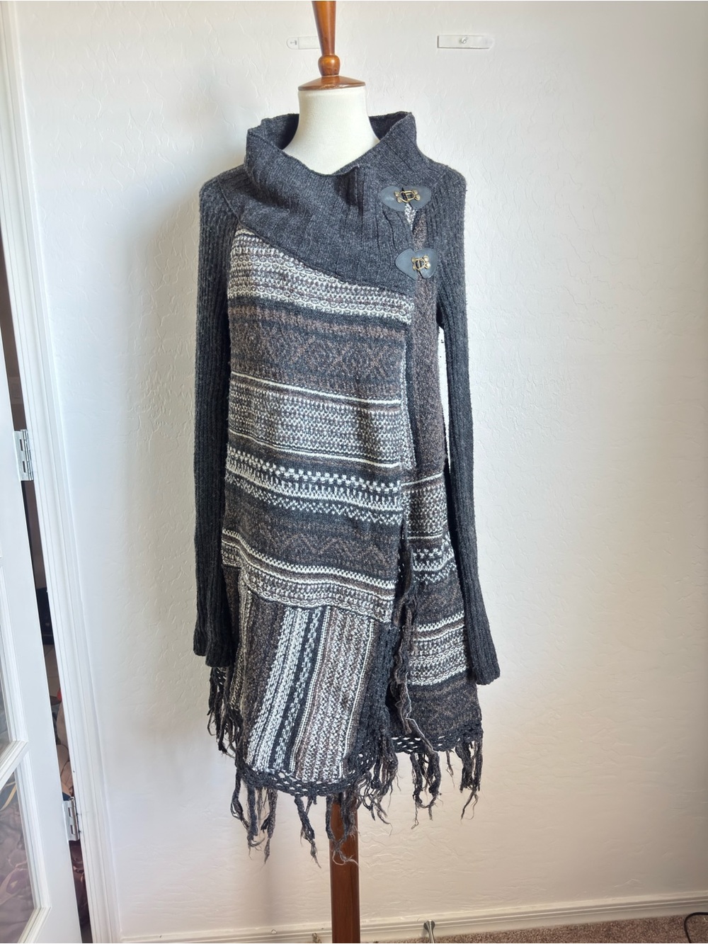 Free People Charcoal Gray Patterned Fringe Long Chunky Cardigan Size S